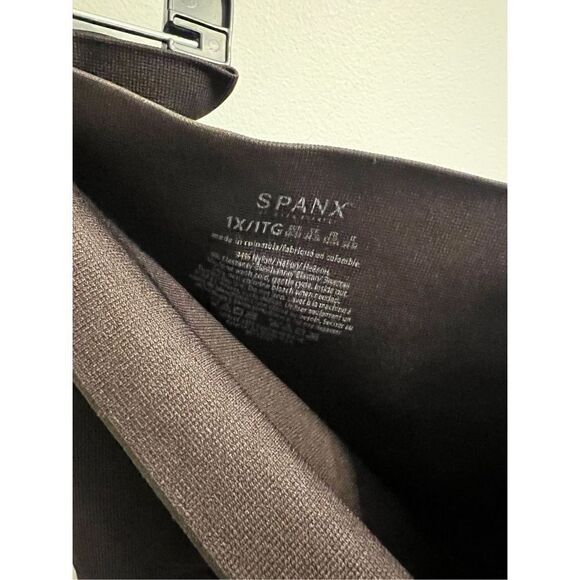 Spanx Women’s 1X Plus Look At Me Now Black Seamless Ankle Leggings Stretch NWT - Picture 7 of 8